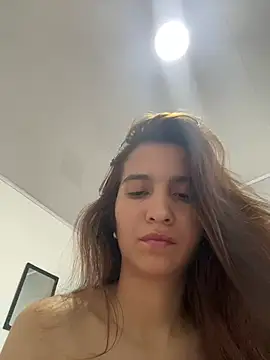 Webcam Model (MariaStill)  is live.Free join now!