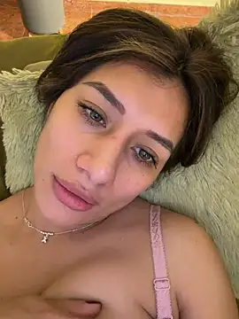 Webcam Model (Bckystonee)  is live.Free join now!