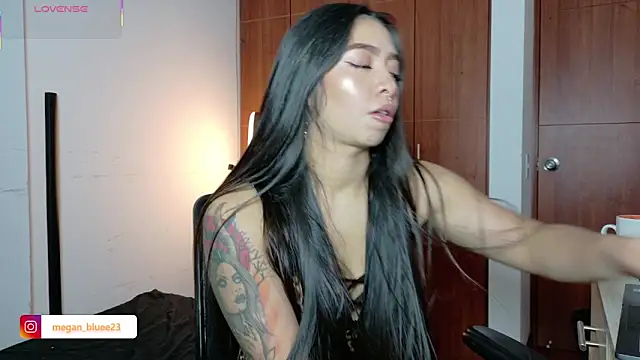 megan_bluee23 webcam