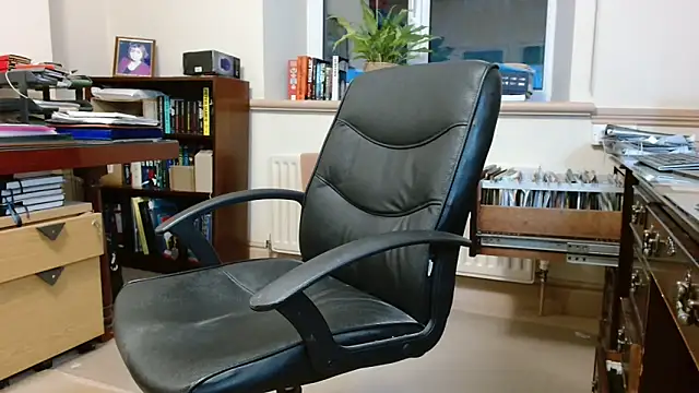 alan_inlondon (M grandpa) - Cum all over the desk