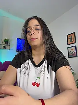 Webcam Model (tati_reyess)  is live.Free join now!