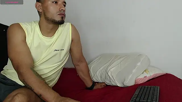 ronny-and-ely- webcam