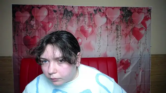 NeonilaLisova webcam