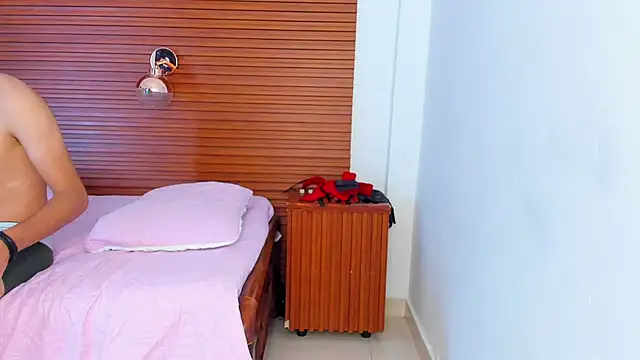 PeakkTwiins Live Webcam on Stripchat