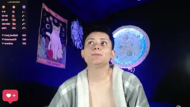 girl_intense444 webcam