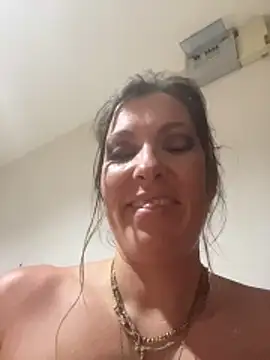 lwhite1 - Lwhite1's free webcam - UK Sex Cams