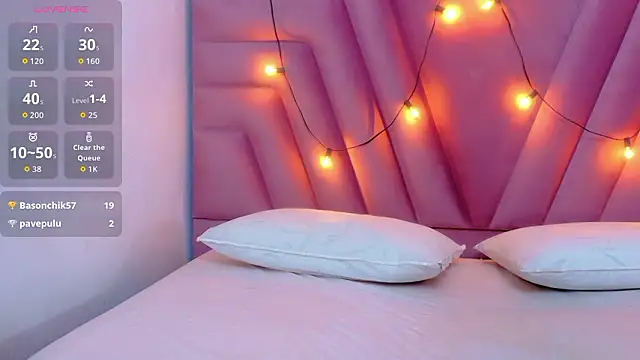 hornybarelylegalgirl webcam