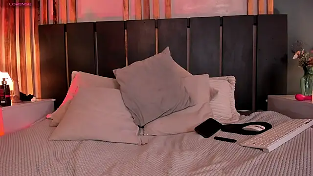 lilith_ember1 - Lilith_Ember1's free webcam