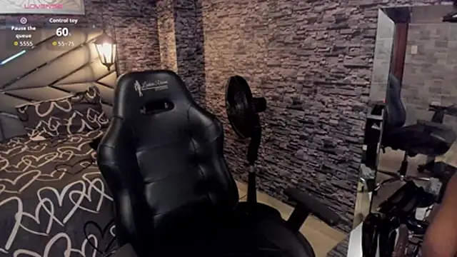 BellyBigBoobs webcam