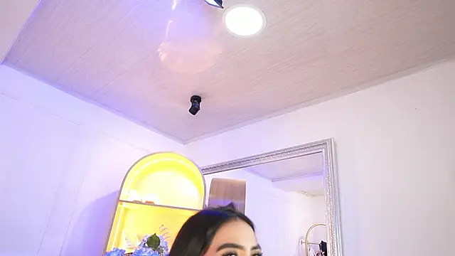 elasummer - Elasummer's free webcam