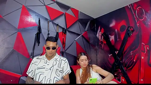 Hana_and_Zeta webcam