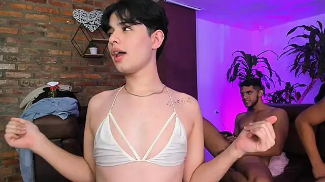 HotThreesoome webcam