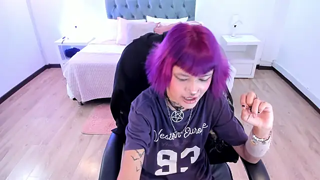 Bela_Craxkerr webcam