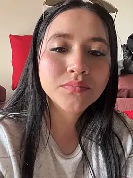 Webcam Model (Veronica_Wins_)  is live.Free join now!