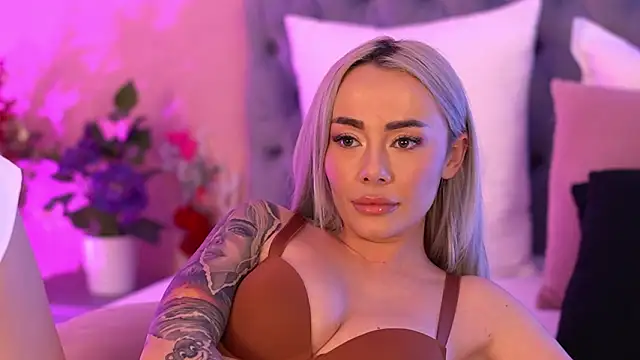 FrancescaMcGray webcam