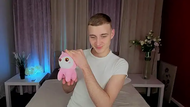 HereAlexColee webcam