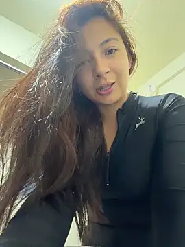 Webcam Model (Karlee_Grey1)  is live.Free join now!