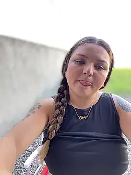 sweetfoxeyes_ - SweetFoxEyes_'s free webcam - UK Sex Cams