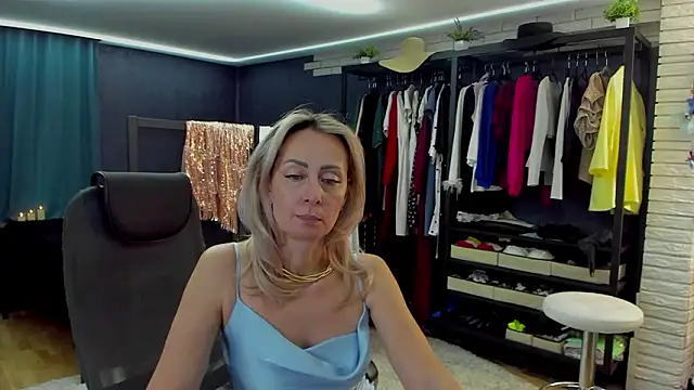 Julia_Cherry_ webcam