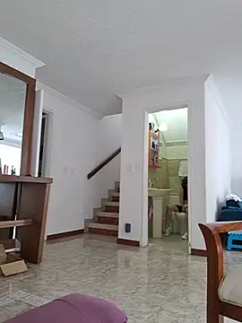 Webcam Model (karina_warthon)  is live.Free join now!