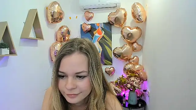 MidnighteAura webcam