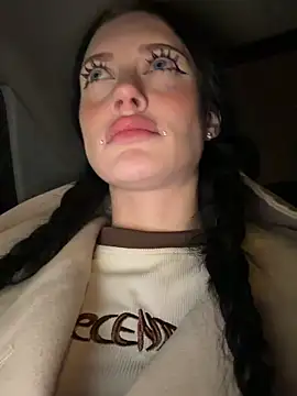 melissa_crazy (F young) - Vibe my ass while fingering 😍