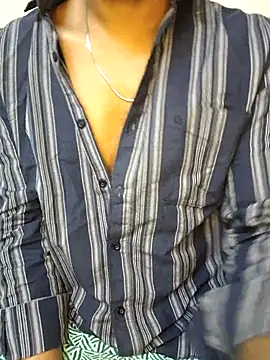 midnight_star1 (Ask my age) - Boobies show