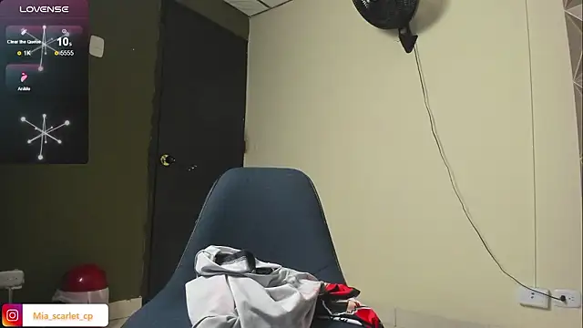 Mia_scarlet69 webcam