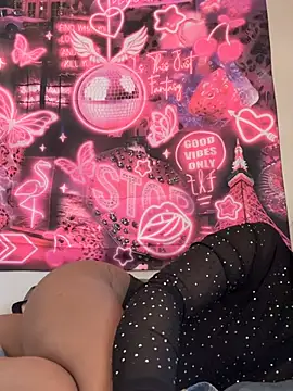 PrettyBabriexox webcam