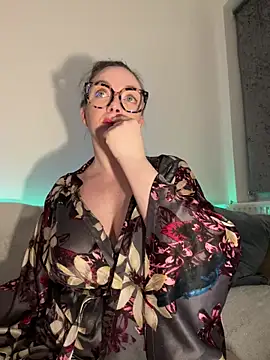 FemDom_RubyKnightXXO webcam