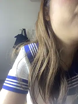 aloves-21 (F teen) - 学生妹在家偷偷喝酒被爸爸看到干到潮吹喷水