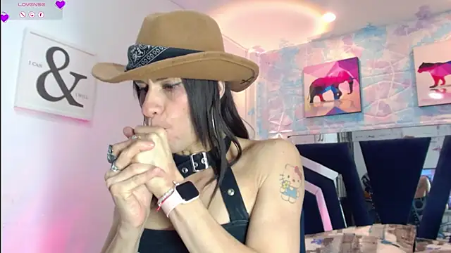 Charlotte_Landry__ webcam