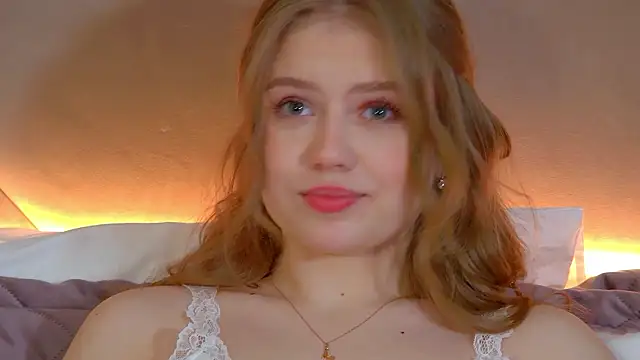 SelinSwarovski webcam