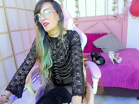 Dark_Dominika webcam