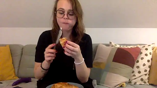 norafack33 (F young) - kommen