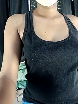 Webcam Model (Curvyygodess)  is live.Free join now!