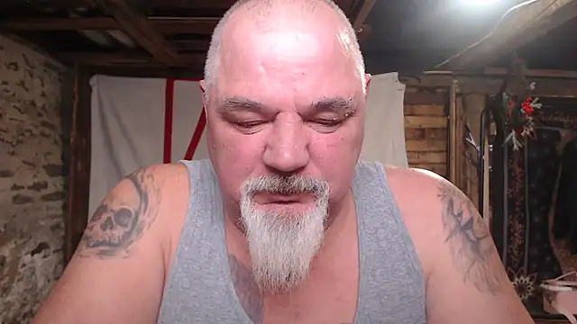 Newfiesausage1972 webcam