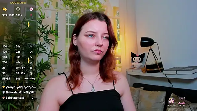 pretty_little_thing webcam