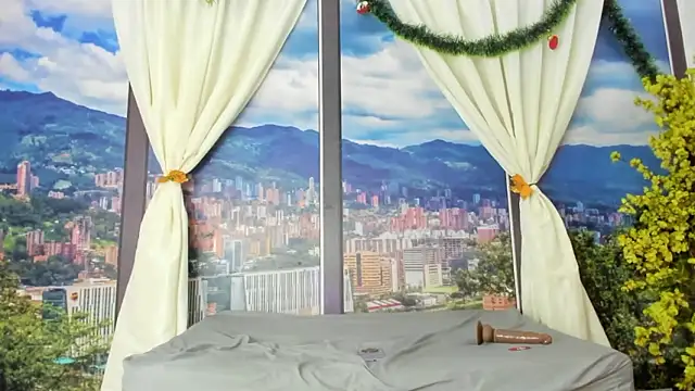 SabrinaAndYaly webcam