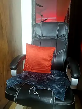 Webcam Model (sassy_aly007)  is live.Free join now!