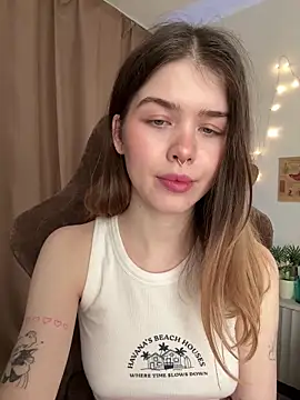 _amberlley (F young) - Show big tits and tease u