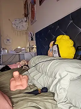 Webcam Model (LucyMiax)  is live.Free join now!