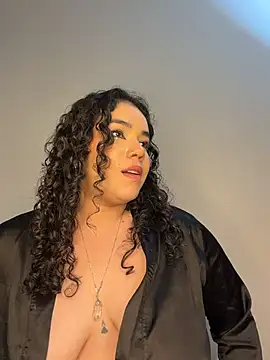 Webcam Model (krisstenSantos)  is live.Free join now!