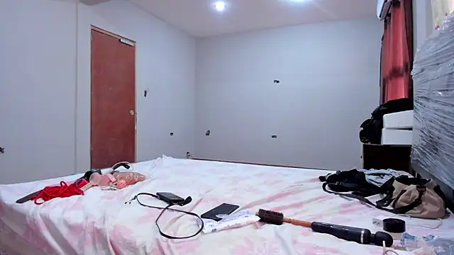 Liltildeman_moon webcam