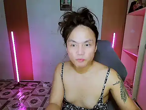 YourNikkieXxx webcam