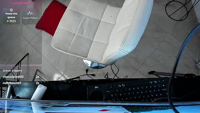 scarlet_darling26 webcam