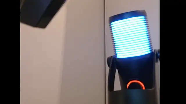 Ozge-SluttyScream69 webcam