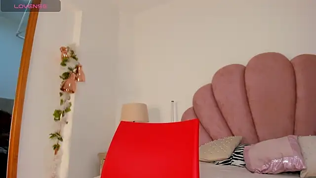 mikaelastone - MikaelaStone's free webcam