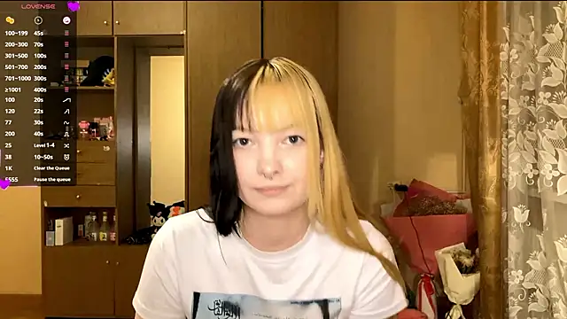 lanaarosse - LanaaRosse's free webcam - UK Sex Cams