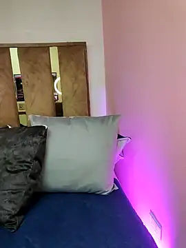 Lauraa_pink12 webcam